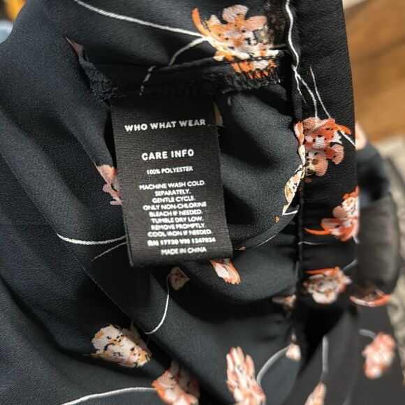 Who What Wear Black Floral Button Down Shirt - Picture 9 of 9